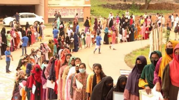 নজরুল বিশ্ববিদ্যালয় কেন্দ্রে উপস্থিতির হার প্রায় ৯৮ শতাংশ