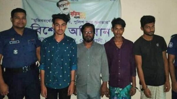 নোয়াখালীতে জামায়াত নেতা ও কিশোর গ্যাং সদস্যসহ গ্রেফতার-৪