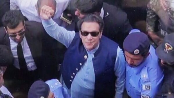 ব্যাপক নিরাপত্তায় ইসলামাবাদ হাইকোর্টে ইমরান খান