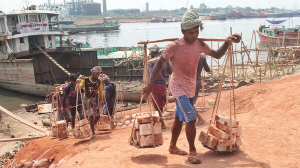 আজ পয়লা মে, আন্তর্জাতিক শ্রমিক দিবস। খেটে খাওয়া শ্রমজীবী মানুষের অধিকার আদায়ে রক্তঝরা সংগ্রামের গৌরবময় ইতিহাসের দিন