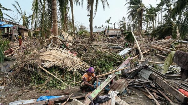 মোখা বিধ্বস্ত মিয়ানমারে ত্রাণ তৎপরতায় জান্তার বাধা