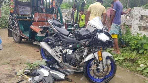 টেকনাফে মেরিন ড্রাইভ সড়কে মোটরসাইকেল ও টমটম (ইজিবাইকের) সংঘর্ষে তিনজন নিহত হয়েছেন