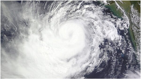 ঘূর্ণিঝড় বিপর্যয়: সাগরে ডুবে-দেয়াল চাপায় নিহত ৭