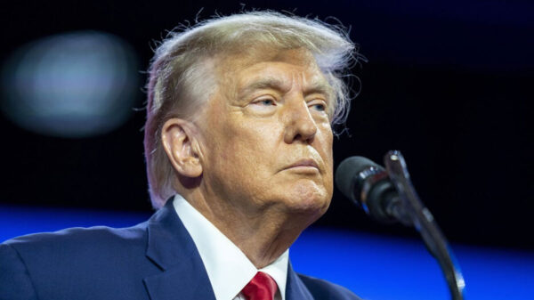 এবার গোপন নথির মামলায় অভিযুক্ত ডোনাল্ড ট্রাম্প