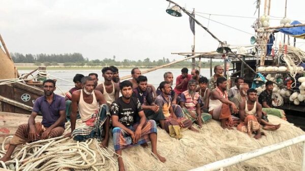 সাগরে ভাসা ১৩ দিন পর ২১ জেলে জীবিত উদ্ধার