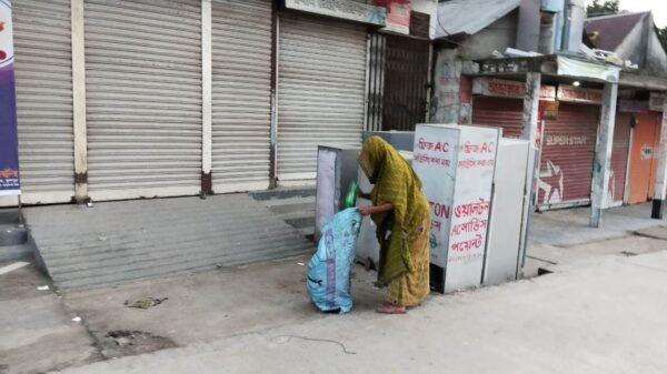 টোকাইদের পাশে দাঁড়ান