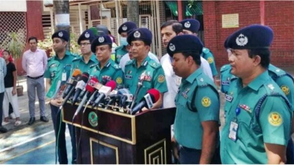 রাজধানীতে ছিনতাইকারী মুক্ত না করা পর্যন্ত অভিযান চলবে বললেন ডিএমপি কমিশনার