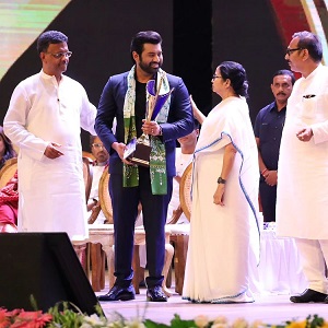 ‘মহানায়ক’ সম্মানের আদৌ ‘যোগ্য’ অঙ্কুশ? নিজেই দিলেন জবাব