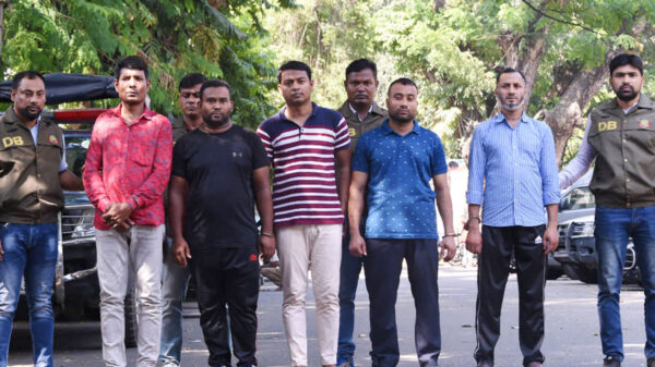 বিমানের ২৬ কর্মচারীসহ ৩০ জনের বিরুদ্ধে চার্জশিট