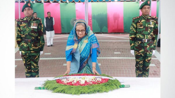 বঙ্গবন্ধুর সমাধিতে প্রধানমন্ত্রীর শ্রদ্ধা নিবেদন