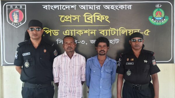 জয়পুরহাটে ১০১৮ লিটার চোলাই মদসহ গ্রেফতার ২