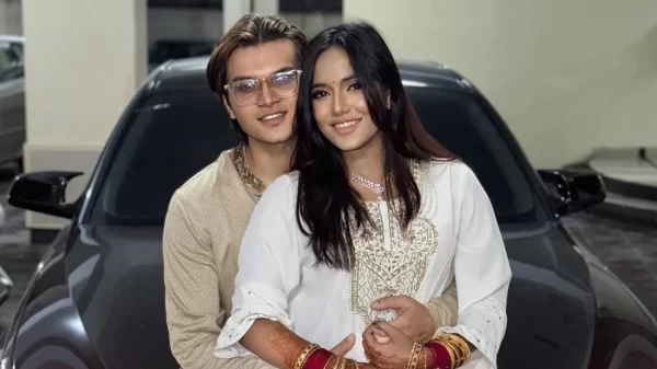 প্রেমিকের সঙ্গে ছবি প্রকাশ করে কটাক্ষের শিকার মাহি