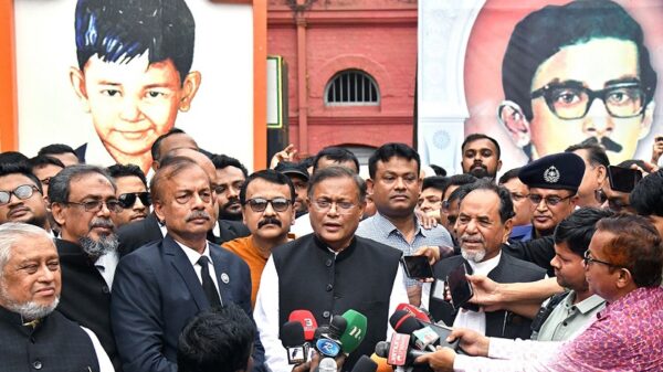 পদধারী স্বতন্ত্র প্রার্থীদের শৃঙ্খলা বজায় রাখতে হবে : তথ্যমন্ত্রী