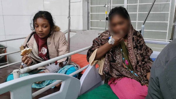 দরজায় তালা মেরে ঘরে আগুন দেওয়ার অভিযোগ, তিন শিশুসহ দগ্ধ ৫