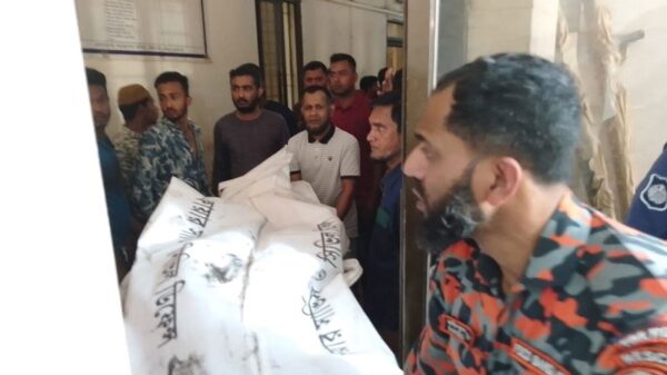 অটোরিকশায় চাপা দিল বাস, প্রাণ গেল ৭ জনের