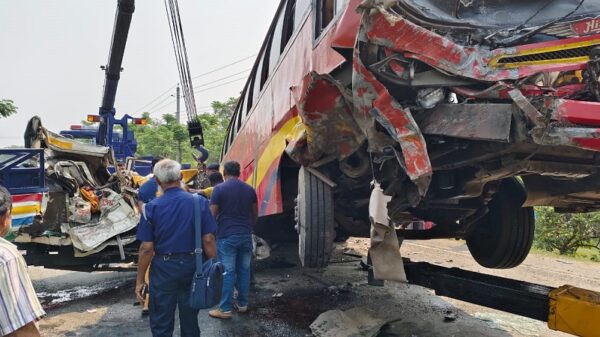 ফরিদপুরে বাস পিক-আপ সংঘর্ষে এক পরিবারের চারজনসহ নিহত ১৩