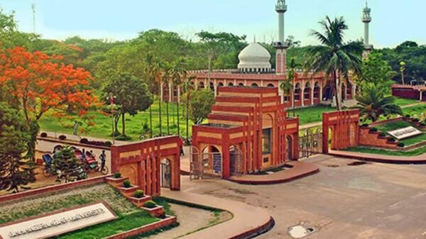 লোডশেডিংয়ে অতিষ্ঠ জাবির হাজারো শিক্ষার্থী