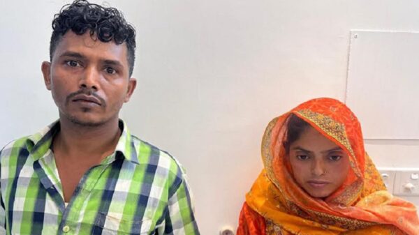 তেজগাঁওয়ে স্বামীকে ফাঁসাতে গিয়ে ১৪টি ইয়াবাসহ গ্রেপ্তার স্ত্রী