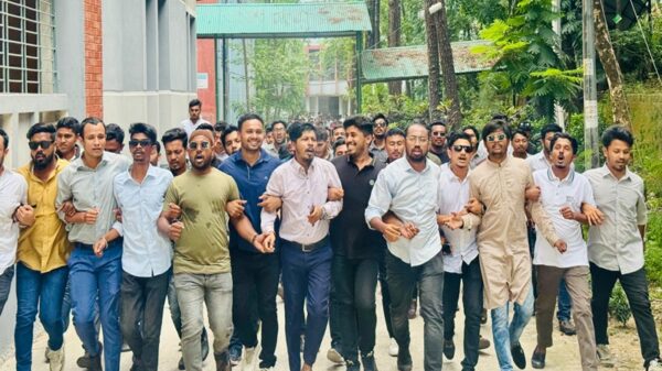 চট্টগ্রাম কলেজ ছাত্রলীগের সভাপতি-সেক্রেটারিকে অবাঞ্চিত ঘোষণা করলো সাধারণ শিক্ষার্থীসহ কলেজ ছাত্রলীগ