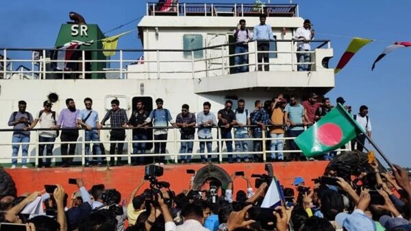 চট্টগ্রামে ফিরলেন ২৩ নাবিক, দীর্ঘ প্রতীক্ষার অবসান