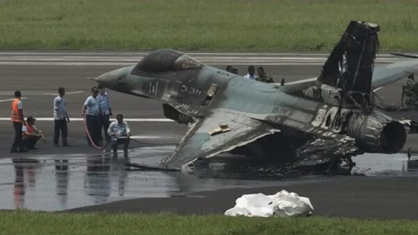 সিঙ্গাপুরে অত্যাধুনিক যুদ্ধবিমান বিধ্বস্ত