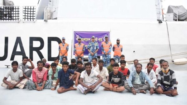 লবণবাহী ২০ ট্রলার ডুবিতে, নিখোঁজ অন্তত ৭০