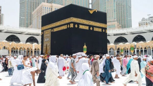 বৈধ-অবৈধ হজযাত্রী চিহ্নিতকরণে অভিনব উদ্যোগ সৌদির