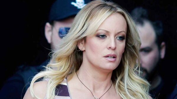 ট্রাম্পের সঙ্গে ‘সেক্স’ করেছিলেন, আদালতে বললেন স্টর্মি