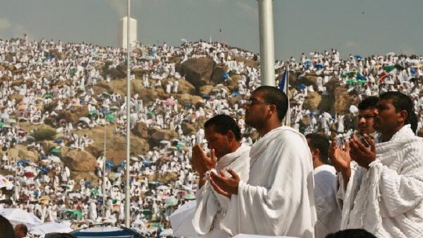 আজ পবিত্র হজ, লাব্বাইক ধ্বনিতে মুখর আরাফাতের ময়দান