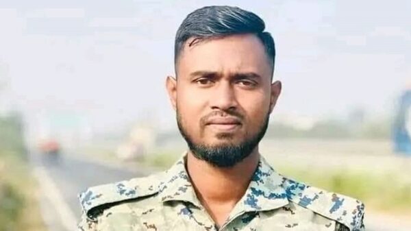 ধামরাইয়ে ডোবা থেকে পুলিশ সদস্যের বস্তাবন্দি মরদেহ উদ্ধার