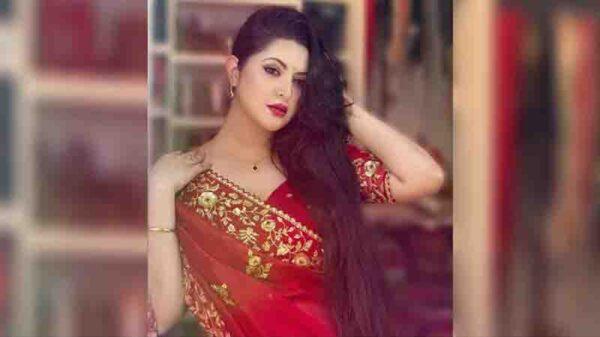 ভিসা জটিলতায় পরীমণি