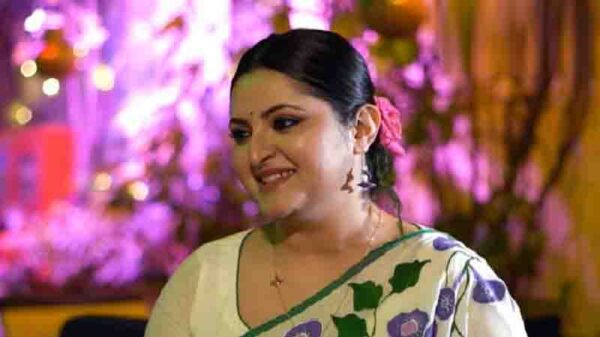 নিজেকে বিবাহ বিচ্ছেদের শুভেচ্ছা জানালেন পরীমণি