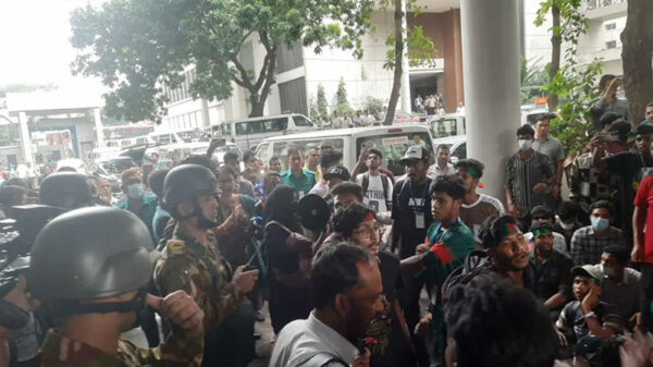 সচিবালয়ে ঢুকে পড়া ২৬ শিক্ষার্থীর বিরুদ্ধে মামলা, ২৮ জনকে মুক্তি