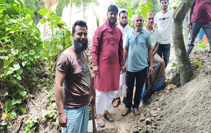 প্রতিদিনের কাগজে সংবাদ প্রকাশের পর সিঙ্গিপাড়ার জলাবদ্ধতা নিরসনে বিএনপির উদ্যোগ, ৩০০ পরিবারের  স্বস্তি 
