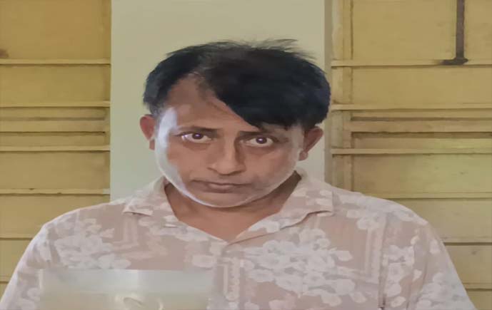 সোনারগাঁয়ে সহকারী শিক্ষকের বিরুদ্ধে ২০ ছাত্রীকে যৌন নিপীড়নের অভিযোগ, তদন্ত কমিটি গঠন