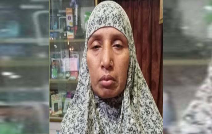 চকরিয়ায় নারীর চোখে মরিচের গুঁড়া ছিটিয়ে ৭৫ হাজার টাকা ছিনতাই 
