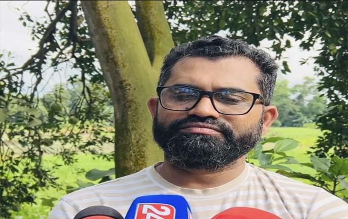 প্রত্যাশা আদর্শ উচ্চ বিদ্যালয়ের এডহক কমিটির সভাপতি এইচ এম লুৎফর রহমান