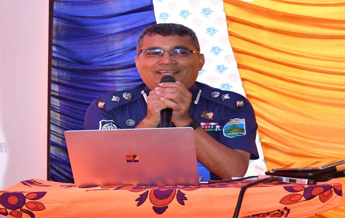 পোরশায় শিক্ষার্থীদের সঙ্গে পুলিশ সুপারের মাদক ও সাইবার অপরাধ প্রতিরোধে মতবিনিময়