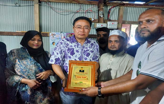 শহীদ জিয়া স্মৃতি সংসদের কেন্দ্রীয় নেতা শামীমের বাসায় খাগড়াছড়ি জেলা পরিষদ চেয়ারম্যানের সৌজন্য সাক্ষাৎ