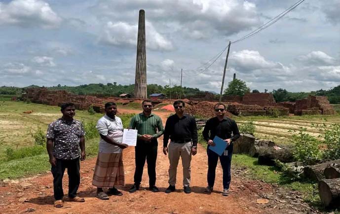 হাটহাজারীসহ তিন উপজেলায় অ/বৈ/ধ ইটভাটায় আগাম সতর্কতা, মালিকদের নোটিশ