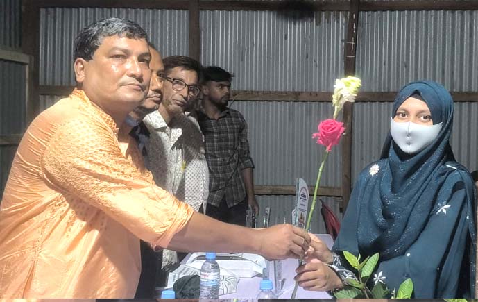 কোম্পানীগঞ্জে এসএসসি উত্তীর্ণদের সংবর্ধনা দিল একতা বাজার নব জাগরণ