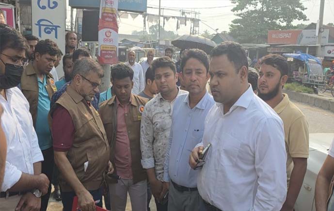 রূপগঞ্জে অবৈধ গ্যাস সংযোগ বিচ্ছিন্ন, নগদ ১৫ হাজার টাকা জরিমানা 