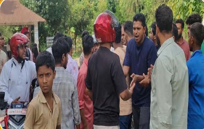 হরতালের সংবাদ সংগ্রহে গিয়ে লাঞ্চিত সাংবাদিকরাঃ পরিচয়পত্র দেখিয়েও রক্ষা হয়নি