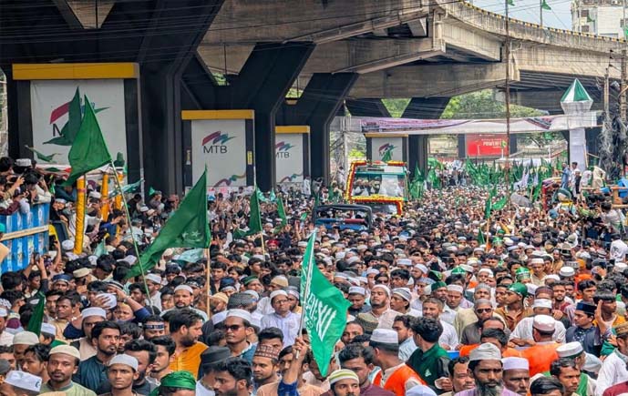 চট্টগ্রামে জশনে জুলুসে লাখো মানুষের ঢল: উৎসবমুখর পরিবেশে পালিত হলো পবিত্র ঈদে মিলাদুন্নবী (সা.)