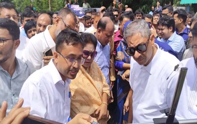 ফেনীর মুহুরী-কহুয়া সেচ প্রকল্প পরিদর্শনে পানিসম্পদ মন্ত্রী
