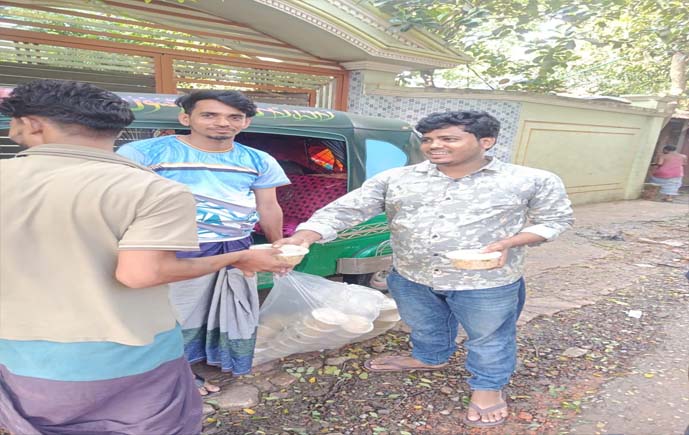 সাবেক ছাত্রনেতা মোহাম্মদ হাসান আদনানের মানবিক উদ্যোগে বন্যার্তদের মাঝে ত্রাণ ও খাবার বিতরণ