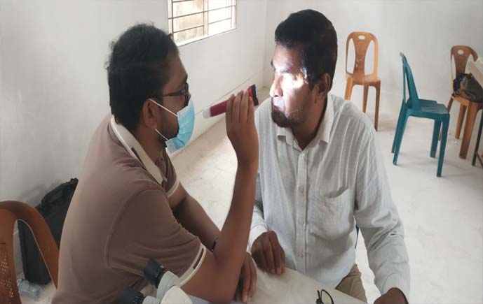 মোংলায় অ্যাডভোকেট মোহাম্মদ মনিরুজ্জামানের সহযোগিতায় বিনামূল্যে ফ্রি মেডিকেল ক্যাম্প 