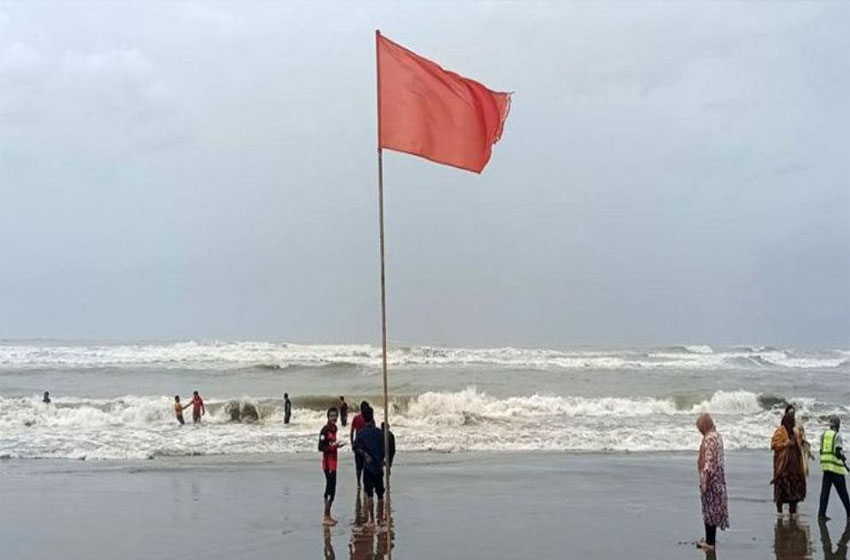 বঙ্গোপসাগরে লঘুচাপ: দেশের চারটি সমুদ্রবন্দরে ৩ নম্বর সতর্কসংকেত 