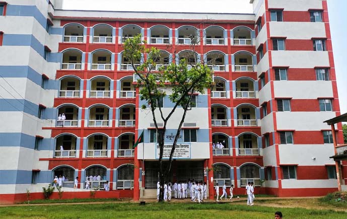  ​শিক্ষক ও কর্মচারী সংকটে ব্রাহ্মণপাড়ার একমাত্র সরকারি উচ্চ বিদ্যালয়
