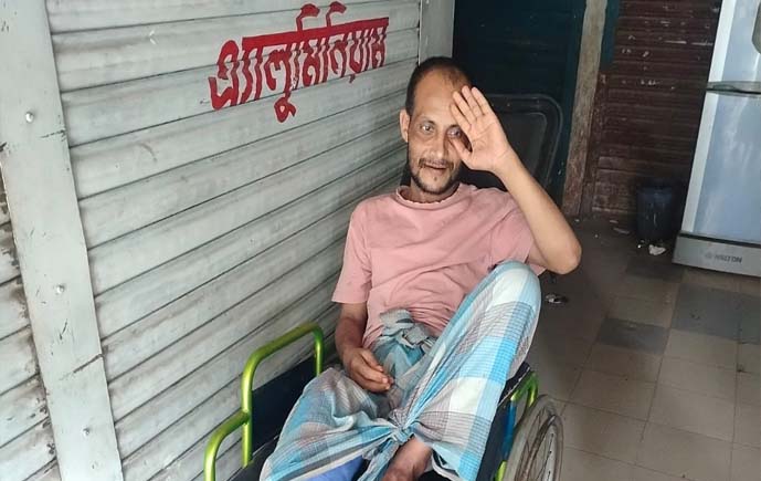 ১৫ বছর ধরে কেরানীহাটে ভবঘুরে জীবন অপারেশনের জন্য সহায়তা প্রয়োজন
